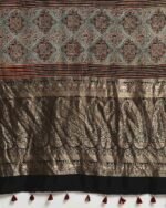 Women Woven Saree with Contrast Border - Image 2